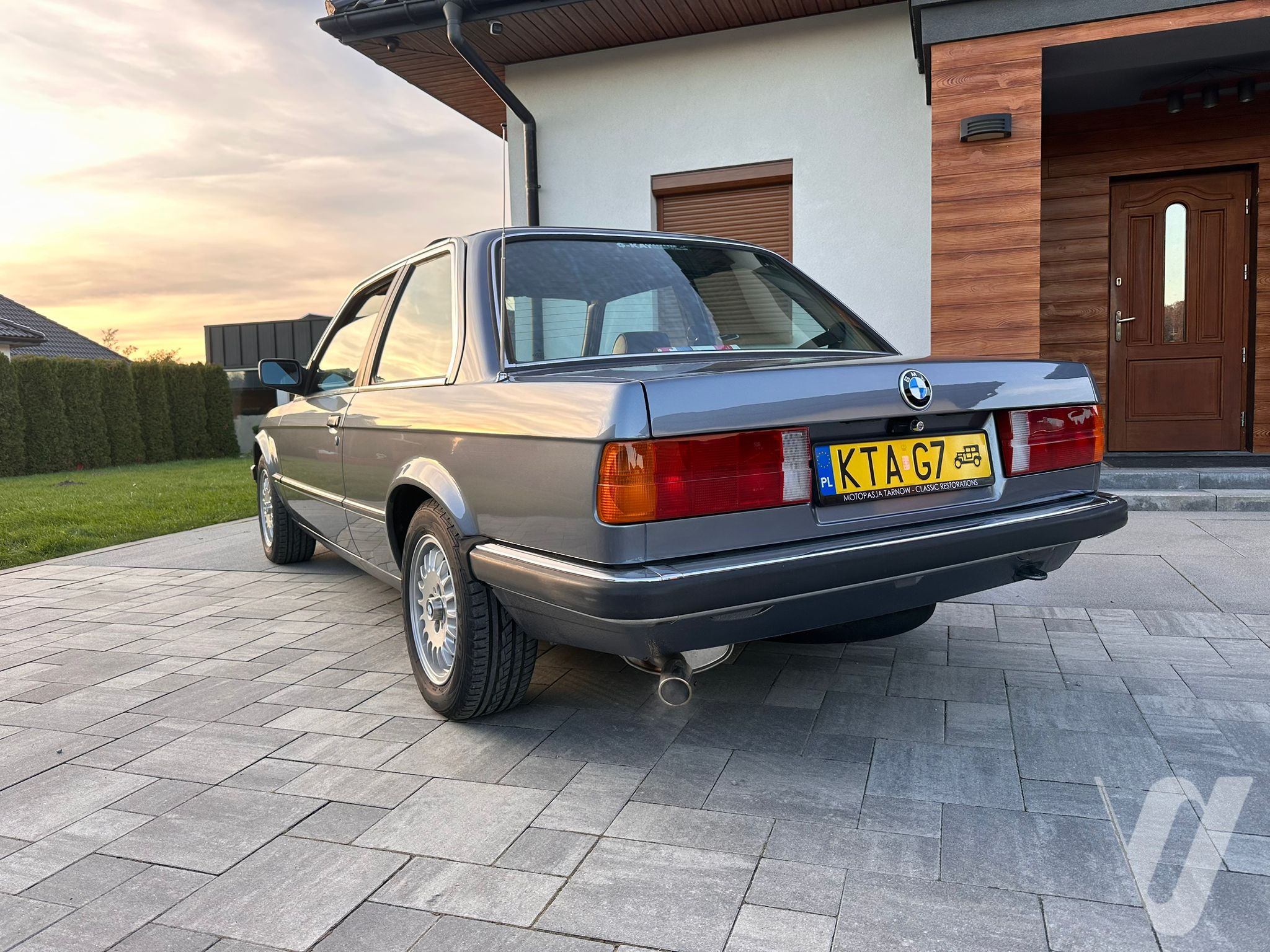 Główne zdjęcie BMW Seria 3 (1984)
