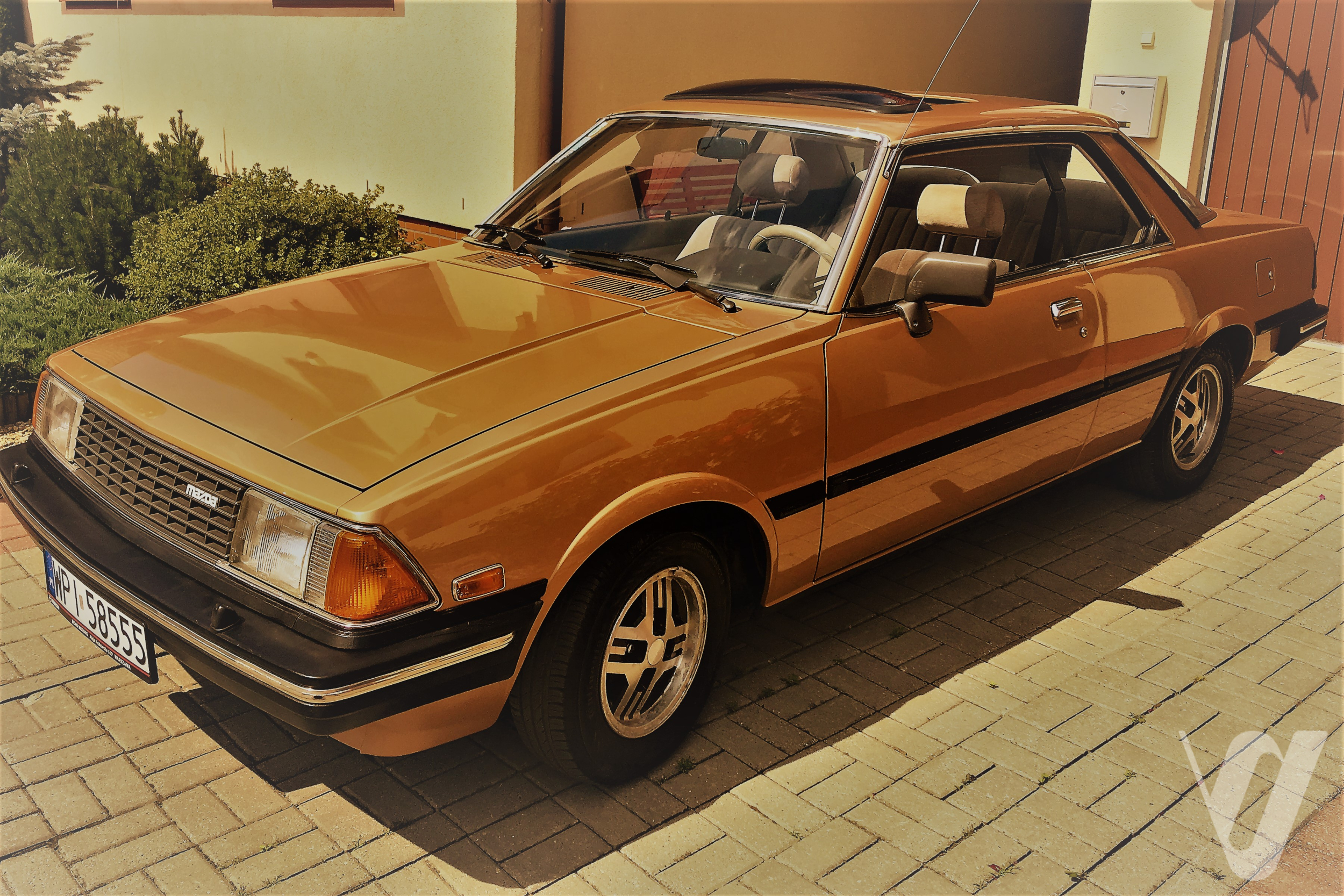 Główne zdjęcie Mazda 626 (1982)