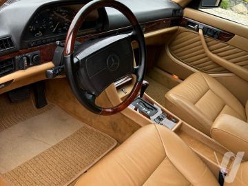 Mercedes-Benz SEL (1990) Wnętrze