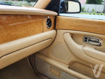 Bentley Arnage (2000) Wnętrze
