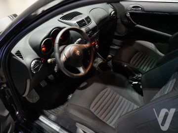 Alfa Romeo 147 (2004) Wnętrze