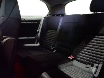 Alfa Romeo 147 (2004) Wnętrze