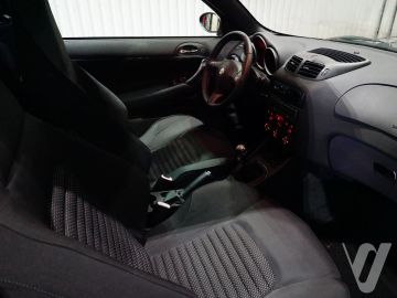 Alfa Romeo 147 (2004) Wnętrze