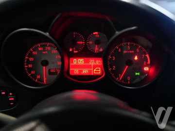Alfa Romeo 147 (2004) Wnętrze