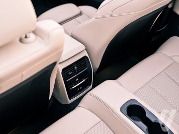 BMW Seria 4 (2023) Wnętrze