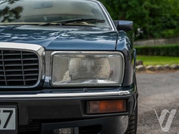 Jaguar XJ (1990) Outside
