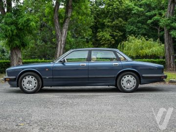 Jaguar XJ (1990) Outside