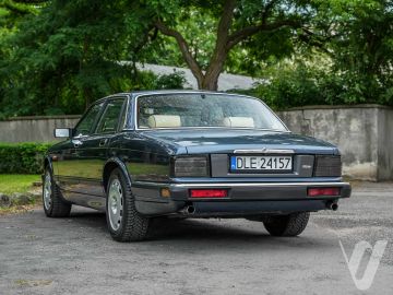 Jaguar XJ (1990) Outside