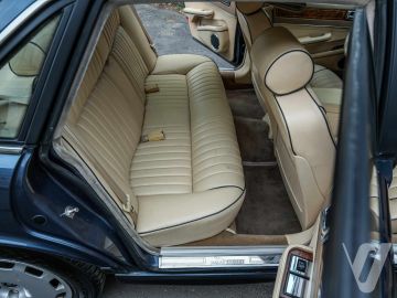 Jaguar XJ (1990) Inside