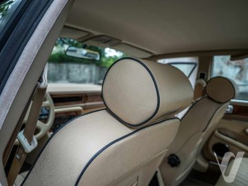 Jaguar XJ (1990) Inside