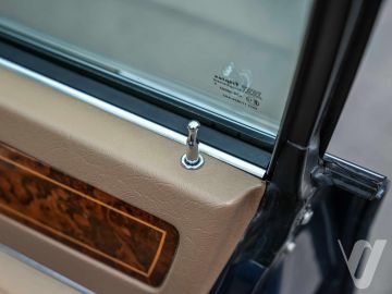 Jaguar XJ (1990) Inside