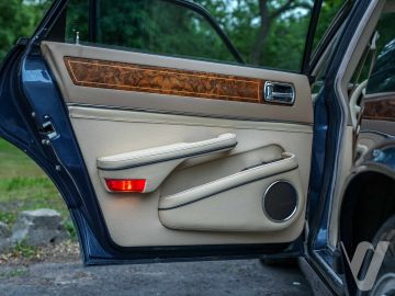 Jaguar XJ (1990) Inside