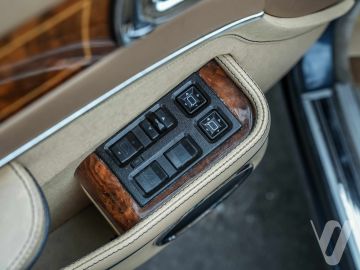 Jaguar XJ (1990) Inside
