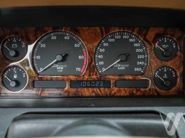 Jaguar XJ (1990) Inside