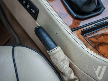 Jaguar XJ (1990) Inside