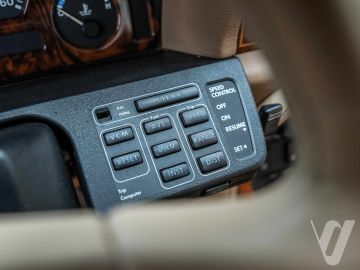 Jaguar XJ (1990) Inside