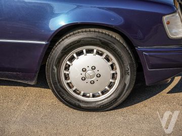 Mercedes-Benz W124 (1995) Outside