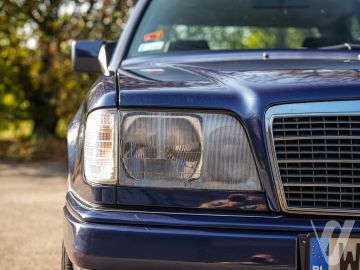 Mercedes-Benz W124 (1995) Outside