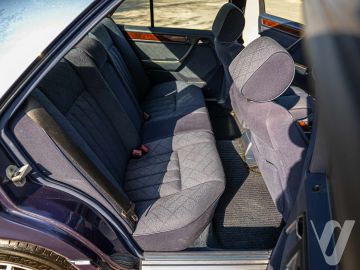 Mercedes-Benz W124 (1995) Inside