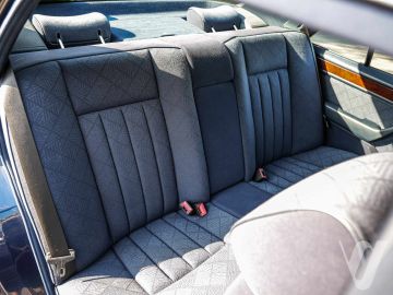 Mercedes-Benz W124 (1995) Inside