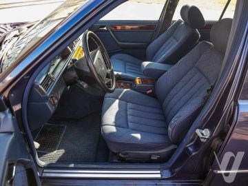 Mercedes-Benz W124 (1995) Inside