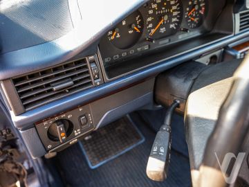 Mercedes-Benz W124 (1995) Inside