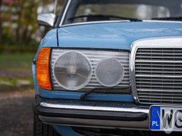 Mercedes-Benz W123 (1981) Zdjęcia z zewnątrz
