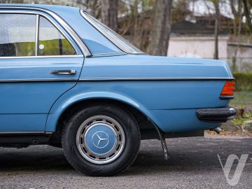 Mercedes-Benz W123 (1981) Zdjęcia z zewnątrz