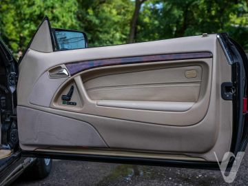 Mercedes-Benz SL (1998) Inside