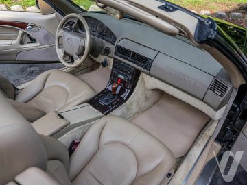 Mercedes-Benz SL (1998) Inside