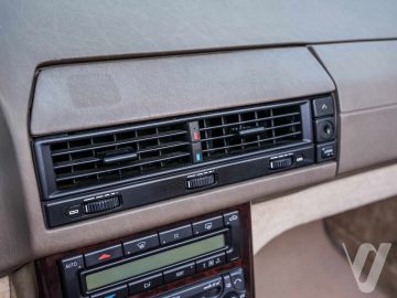 Mercedes-Benz SL (1998) Inside