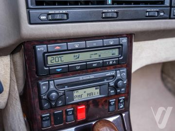 Mercedes-Benz SL (1998) Inside