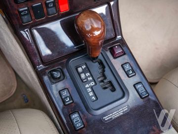 Mercedes-Benz SL (1998) Inside