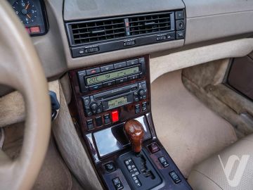 Mercedes-Benz SL (1998) Inside