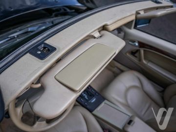 Mercedes-Benz SL (1998) Inside