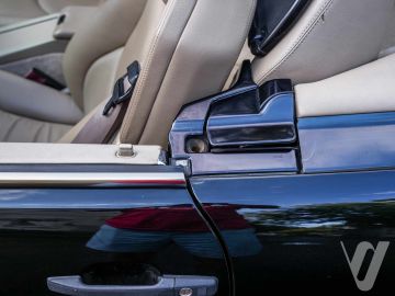 Mercedes-Benz SL (1998) Inside