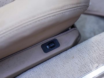 Mercedes-Benz SL (1998) Inside