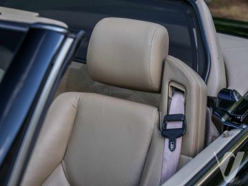 Mercedes-Benz SL (1998) Inside