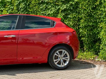 Alfa Romeo Giulietta (2011) Zdjęcia z zewnątrz