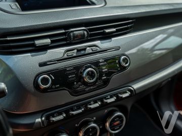 Alfa Romeo Giulietta (2011) Wnętrze