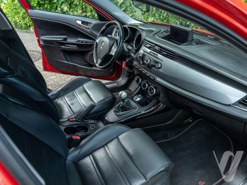 Alfa Romeo Giulietta (2011) Wnętrze