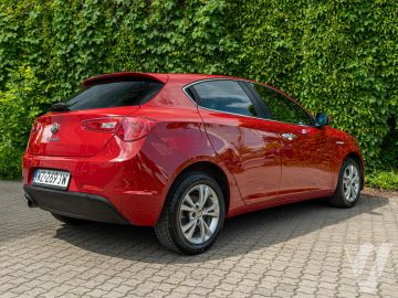 Alfa Romeo Giulietta (2011) Zdjęcia z zewnątrz