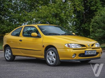 Renault Megane (1996) Zdjęcia z zwenątrz