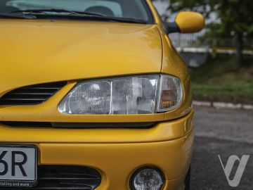 Renault Megane (1996) Zdjęcia z zwenątrz