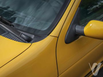 Renault Megane (1996) Zdjęcia z zwenątrz