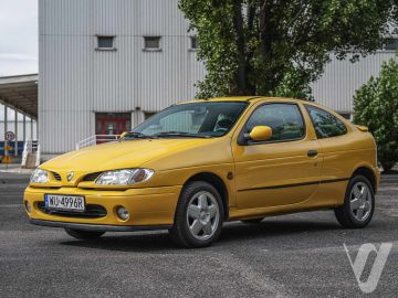 Renault Megane (1996) Zdjęcia z zwenątrz