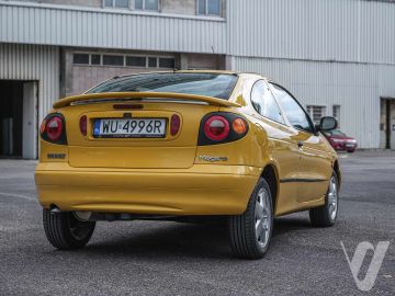 Renault Megane (1996) Zdjęcia z zwenątrz