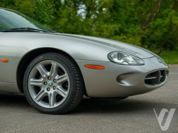 Jaguar XK (1999) Outside