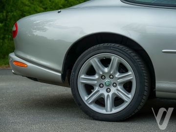 Jaguar XK (1999) Outside