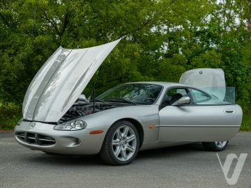 Jaguar XK (1999) Outside